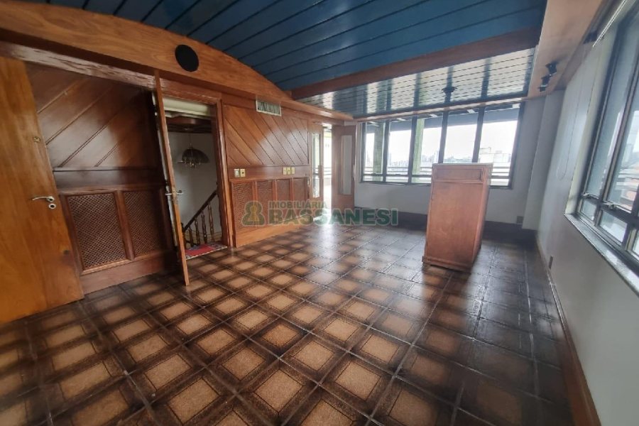 Apto/Cobertura com 540m², 3 dormitórios, 2 vagas, no bairro Centro em Caxias do Sul para Alugar