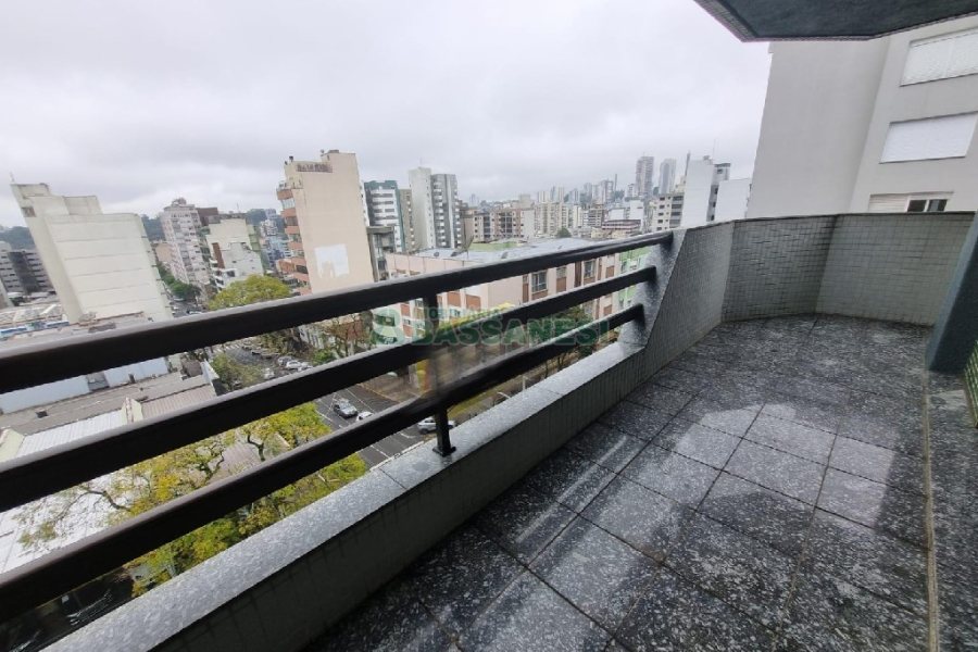 Apto/Cobertura com 540m², 3 dormitórios, 2 vagas, no bairro Centro em Caxias do Sul para Alugar
