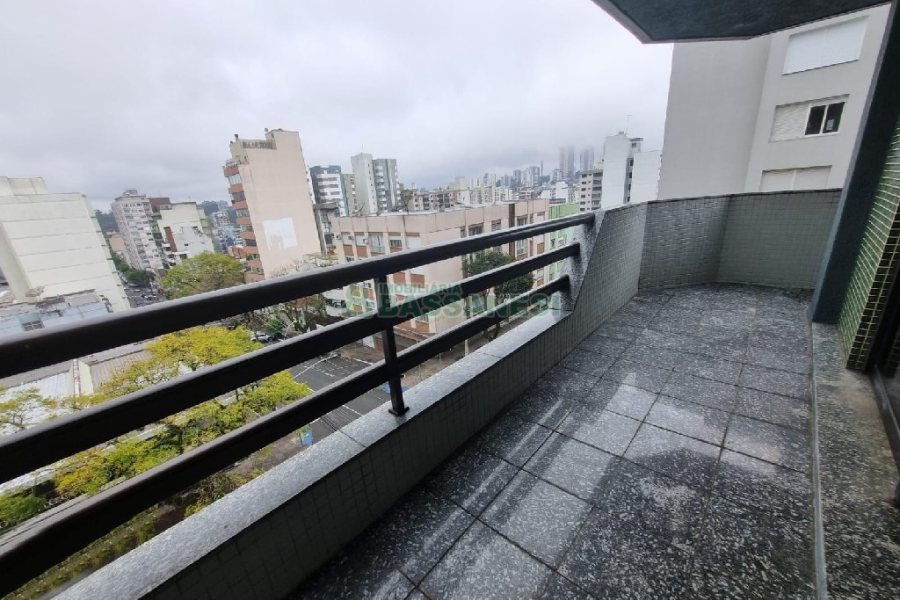 Apto/Cobertura com 540m², 3 dormitórios, 2 vagas, no bairro Centro em Caxias do Sul para Alugar