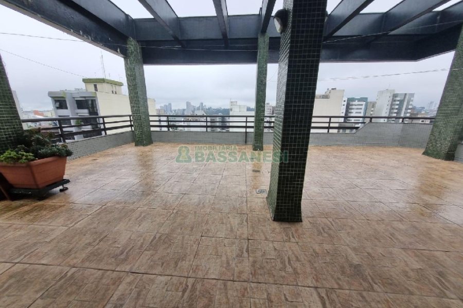 Apto/Cobertura com 540m², 3 dormitórios, 2 vagas, no bairro Centro em Caxias do Sul para Alugar