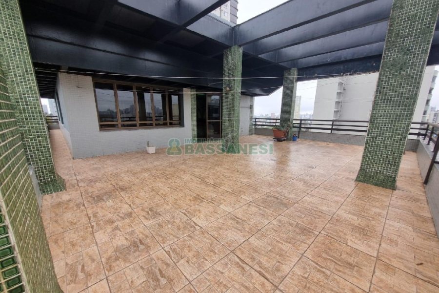 Apto/Cobertura com 540m², 3 dormitórios, 2 vagas, no bairro Centro em Caxias do Sul para Alugar