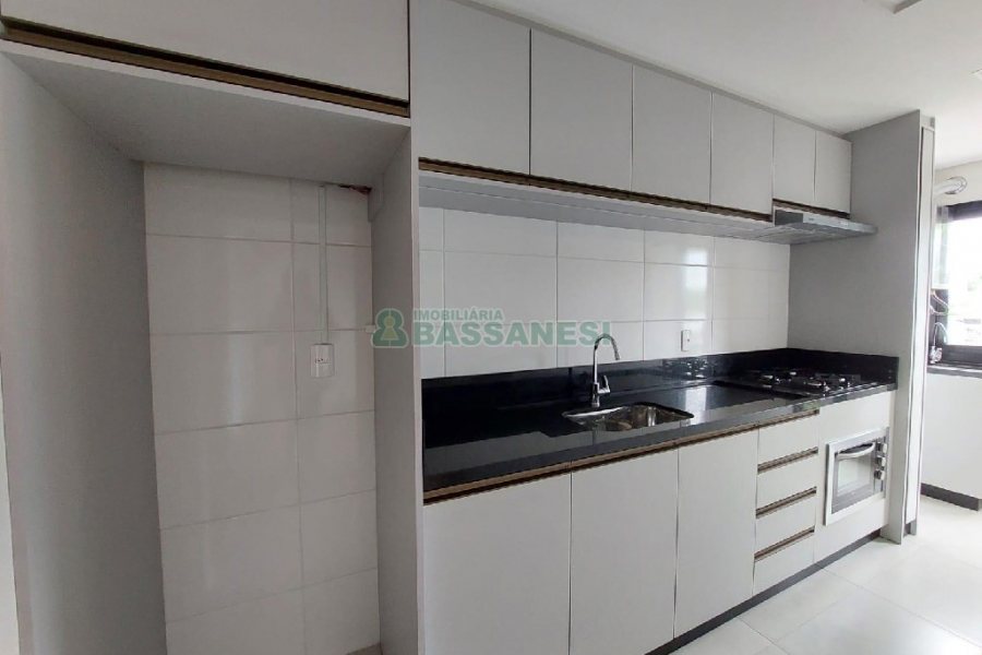 Apto Mobiliado com 77m², 2 dormitórios, 3 vagas, no bairro São Luiz em Caxias do Sul para Alugar