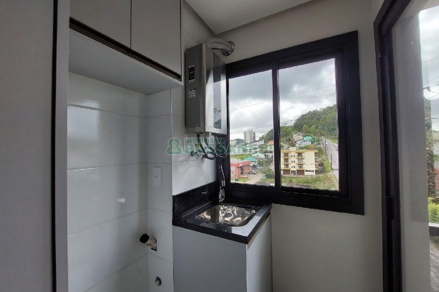Apto Mobiliado com 77m², 2 dormitórios, 3 vagas, no bairro São Luiz em Caxias do Sul para Alugar