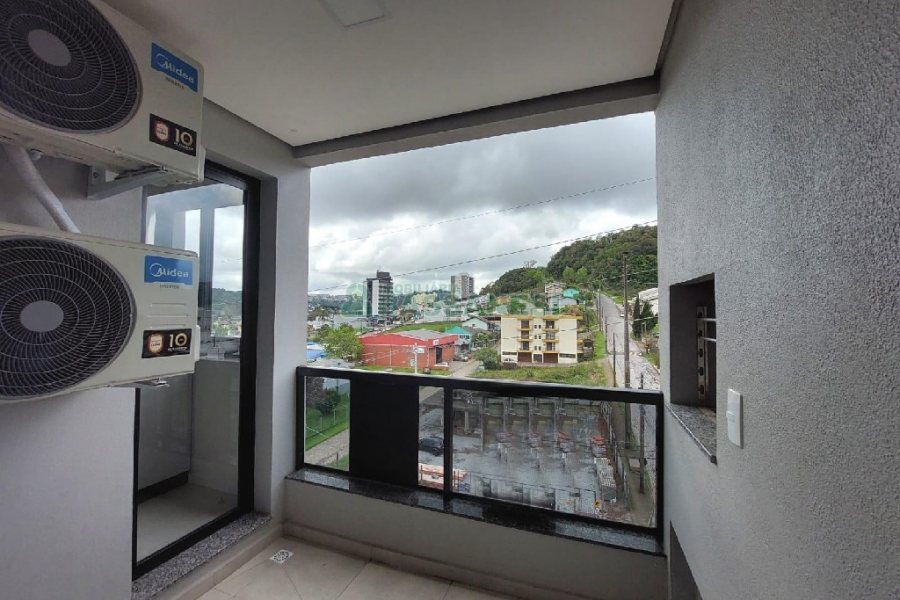 Apto Mobiliado com 77m², 2 dormitórios, 3 vagas, no bairro São Luiz em Caxias do Sul para Alugar