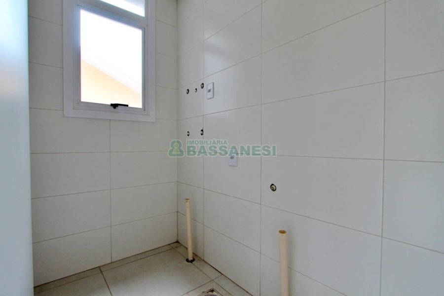 Apartamento com 59m², 2 dormitórios, 1 vaga, no bairro Forqueta em Caxias do Sul para Alugar