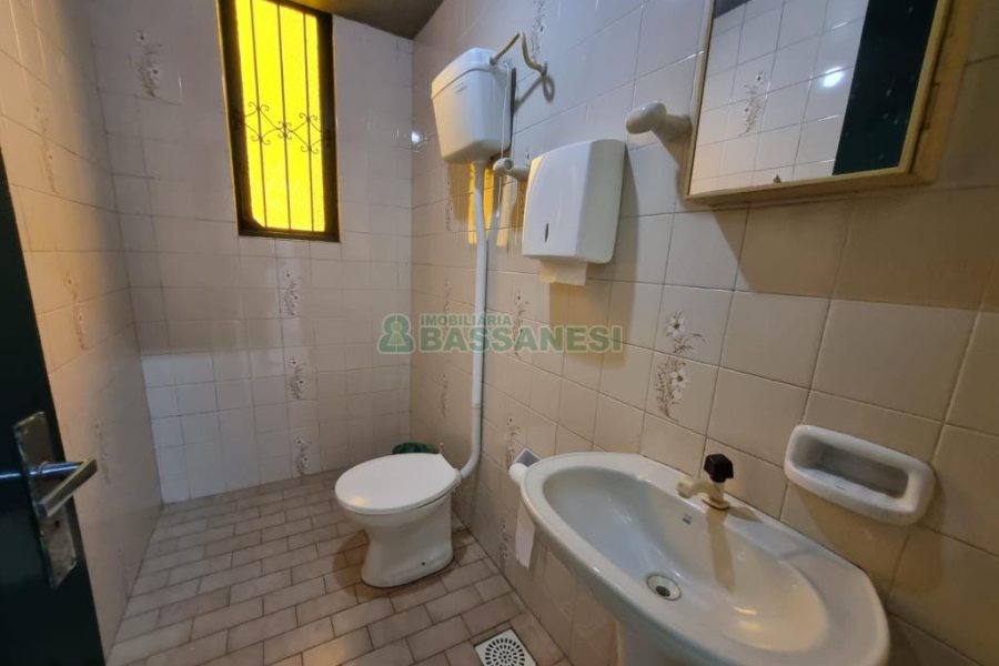 Loja com 115m², 2 vagas, no bairro Cristo Redentor em Caxias do Sul para Alugar