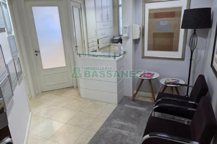 Sala com 61m², no bairro Centro em Caxias do Sul para Comprar