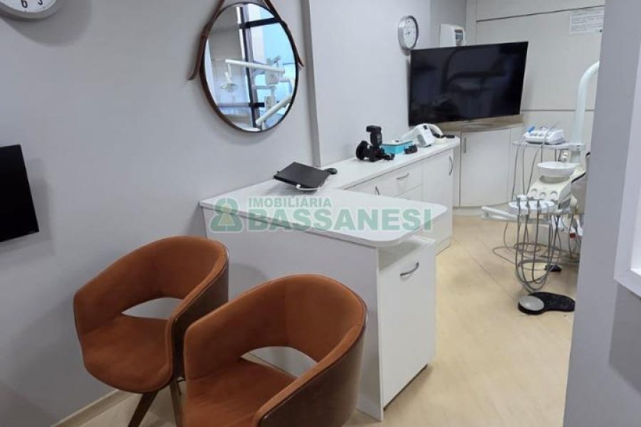 Sala com 61m², no bairro Centro em Caxias do Sul para Comprar