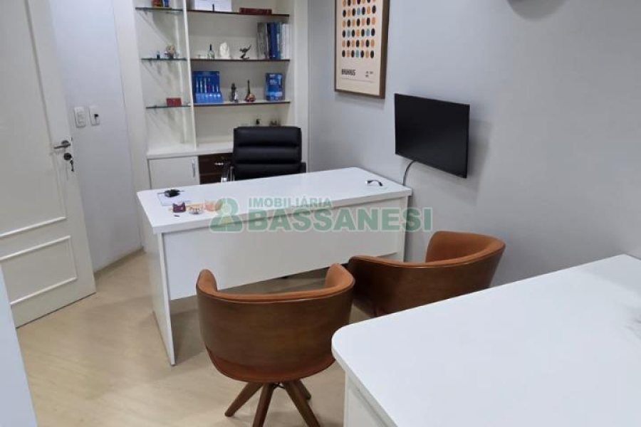 Sala com 61m², no bairro Centro em Caxias do Sul para Comprar