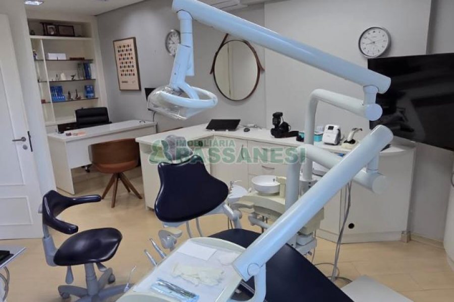 Sala com 61m², no bairro Centro em Caxias do Sul para Comprar