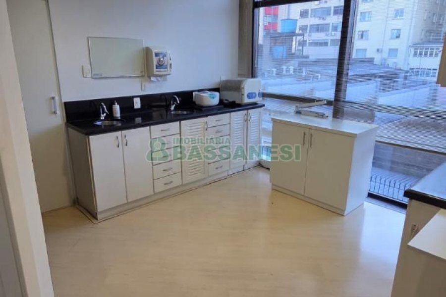 Sala com 61m², no bairro Centro em Caxias do Sul para Comprar