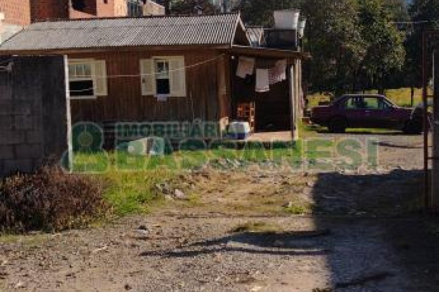 Casa com 3966m², 3 dormitórios, no bairro Esplanada em Caxias do Sul para Comprar