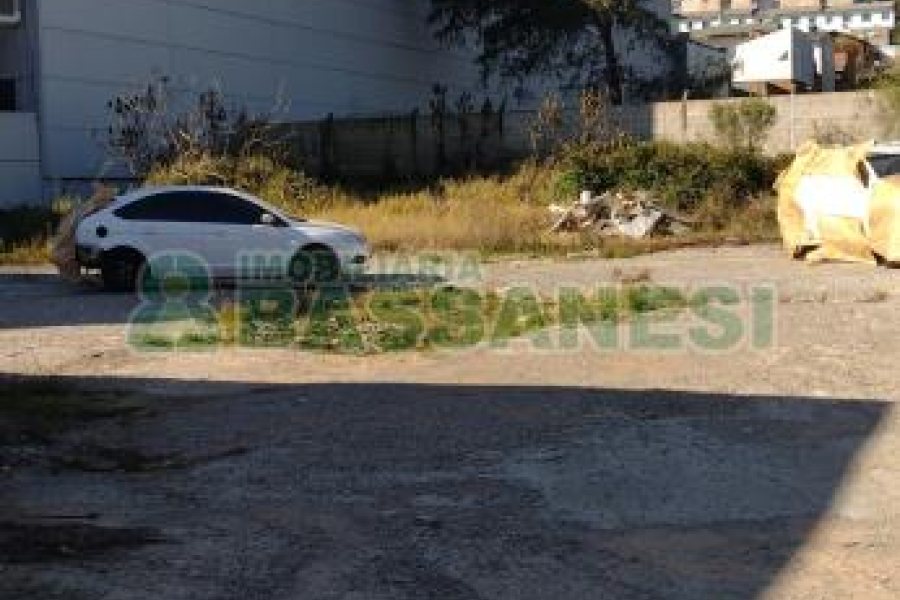 Casa com 3966m², 3 dormitórios, no bairro Esplanada em Caxias do Sul para Comprar