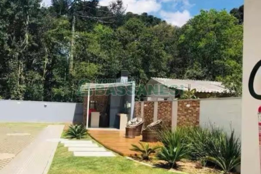 Apartamento com 40m², 2 dormitórios, 1 vaga, no bairro Petrópolis em Caxias do Sul para Comprar