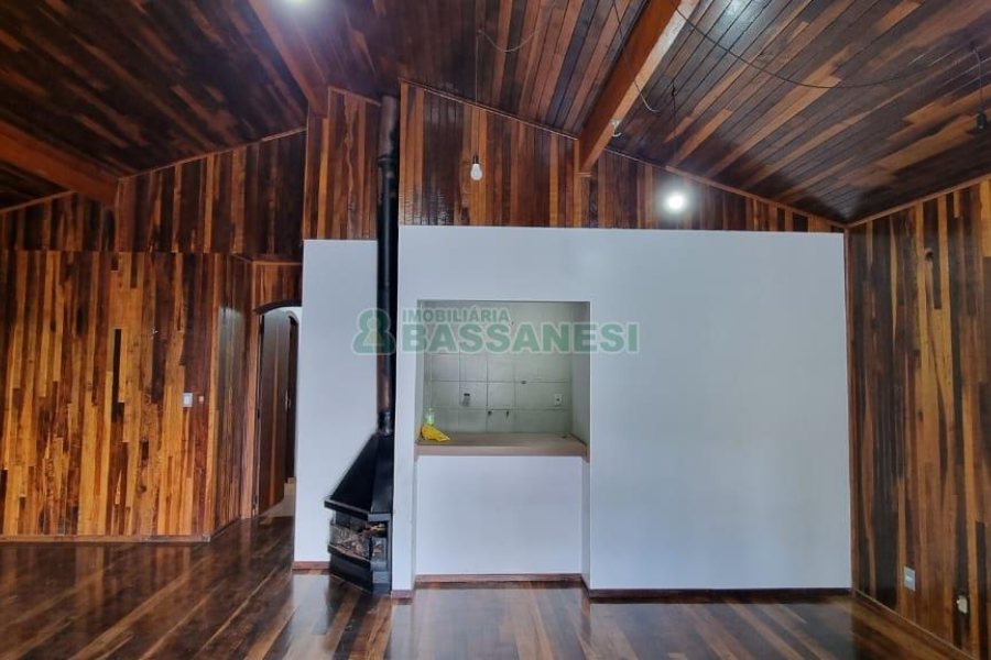 Casa com 108m², 3 dormitórios, 2 vagas, no bairro Moinhos de Vento em Caxias do Sul para Comprar