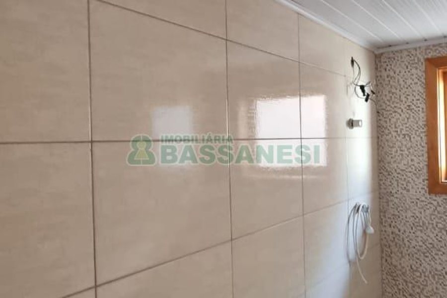 Casa com 108m², 3 dormitórios, 2 vagas, no bairro Moinhos de Vento em Caxias do Sul para Comprar