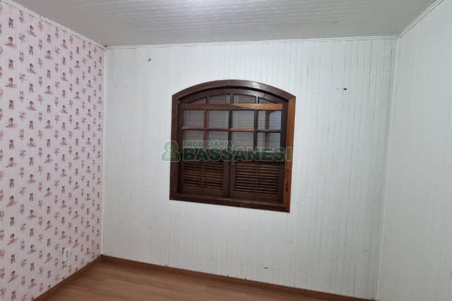 Casa com 108m², 3 dormitórios, 2 vagas, no bairro Moinhos de Vento em Caxias do Sul para Comprar