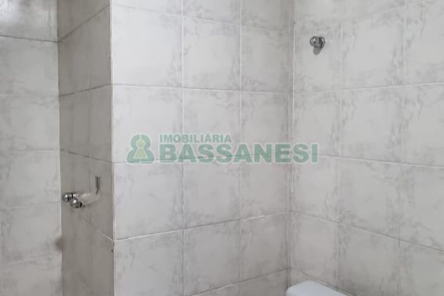 Casa com 108m², 3 dormitórios, 2 vagas, no bairro Moinhos de Vento em Caxias do Sul para Comprar