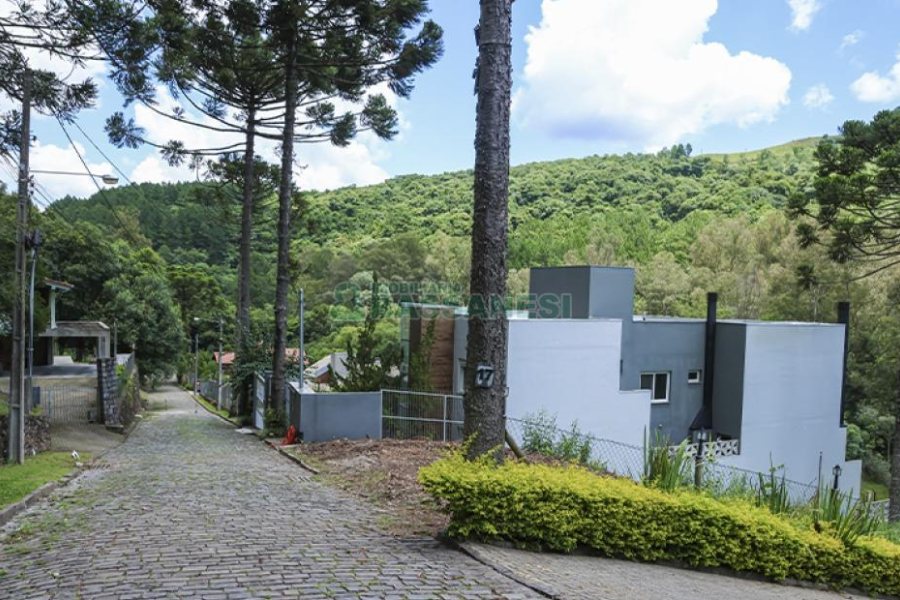 Terreno com 950m², no bairro Linha 40 em Caxias do Sul para Comprar