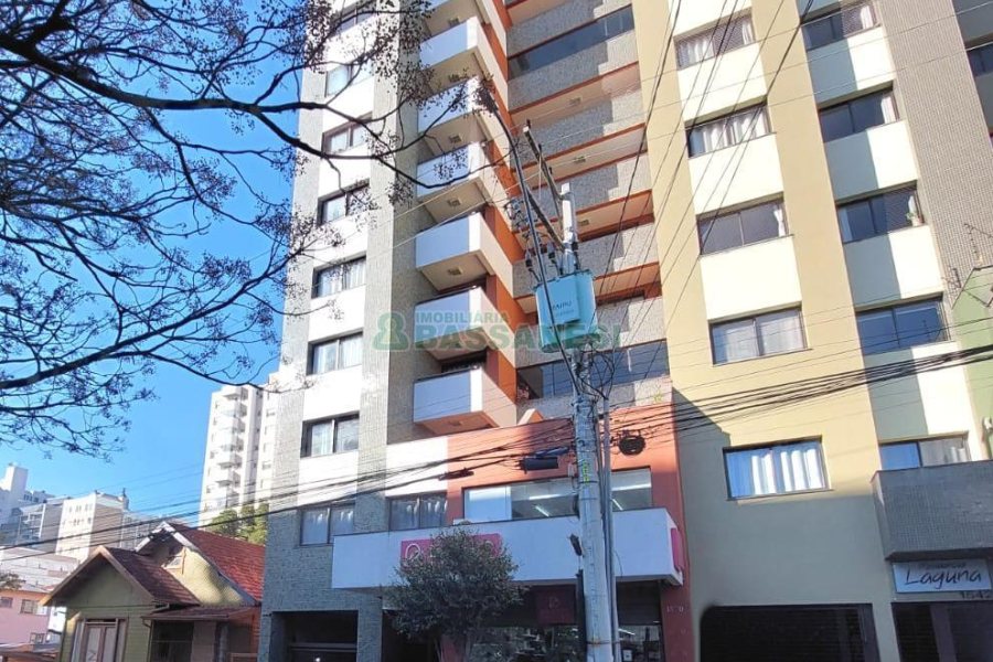 Kitinete com 40m², 1 dormitório, no bairro Centro em Caxias do Sul para Alugar