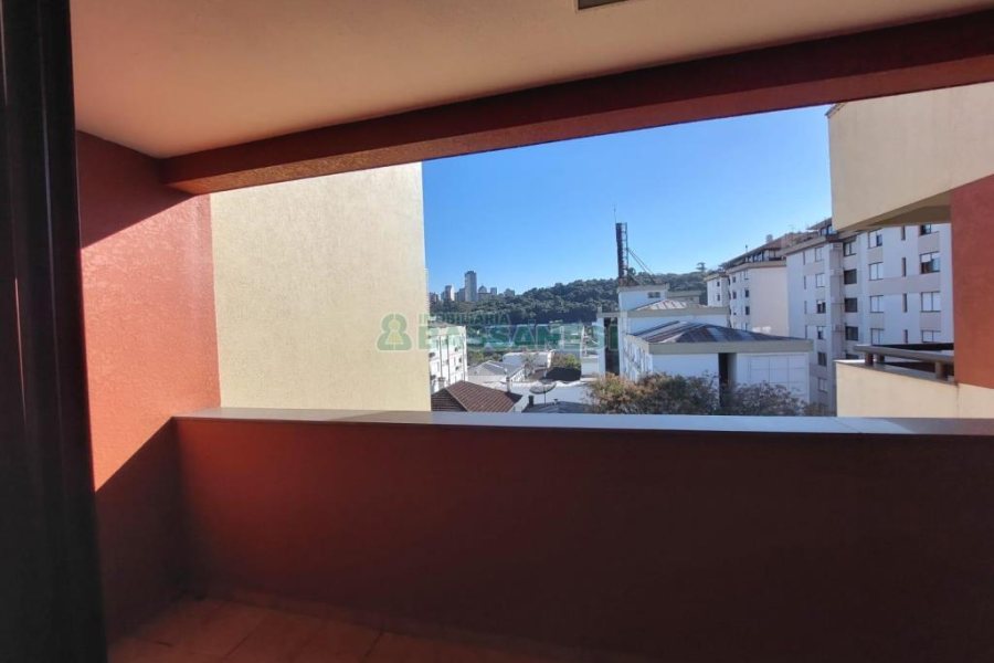 Kitinete com 40m², 1 dormitório, no bairro Centro em Caxias do Sul para Alugar