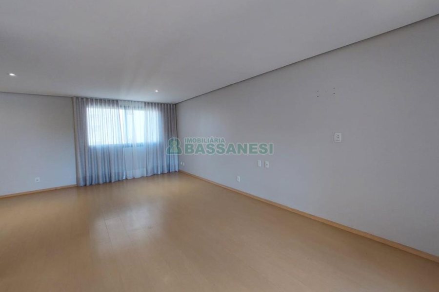 Kitinete com 40m², 1 dormitório, no bairro Centro em Caxias do Sul para Alugar