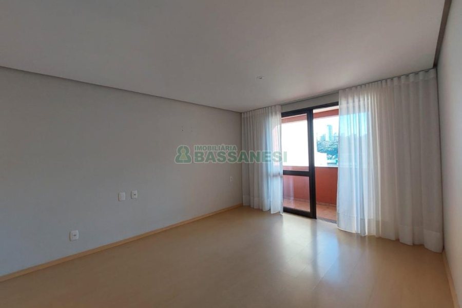 Kitinete com 40m², 1 dormitório, no bairro Centro em Caxias do Sul para Alugar