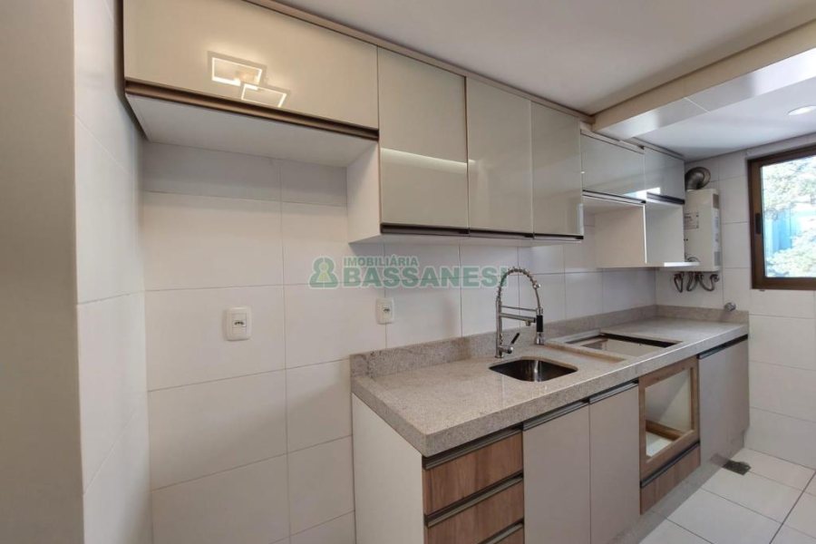 Kitinete com 40m², 1 dormitório, no bairro Centro em Caxias do Sul para Alugar