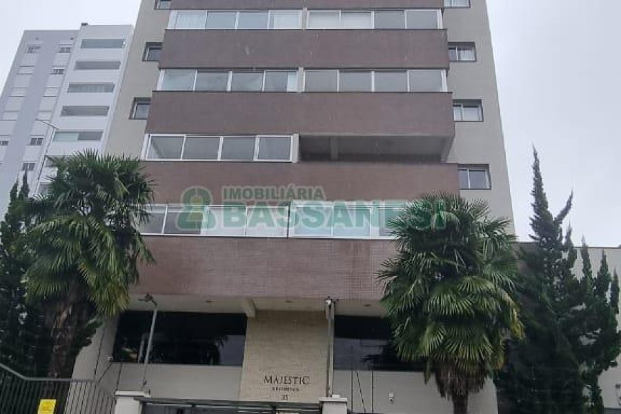 Apartamento com 88m², 2 dormitórios, 2 vagas, no bairro Cristo Redentor em Caxias do Sul para Comprar