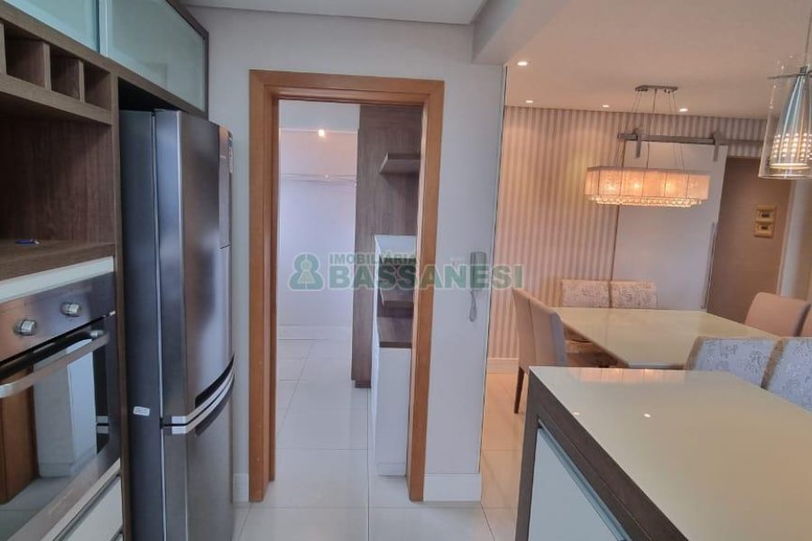 Apartamento com 88m², 2 dormitórios, 2 vagas, no bairro Cristo Redentor em Caxias do Sul para Comprar