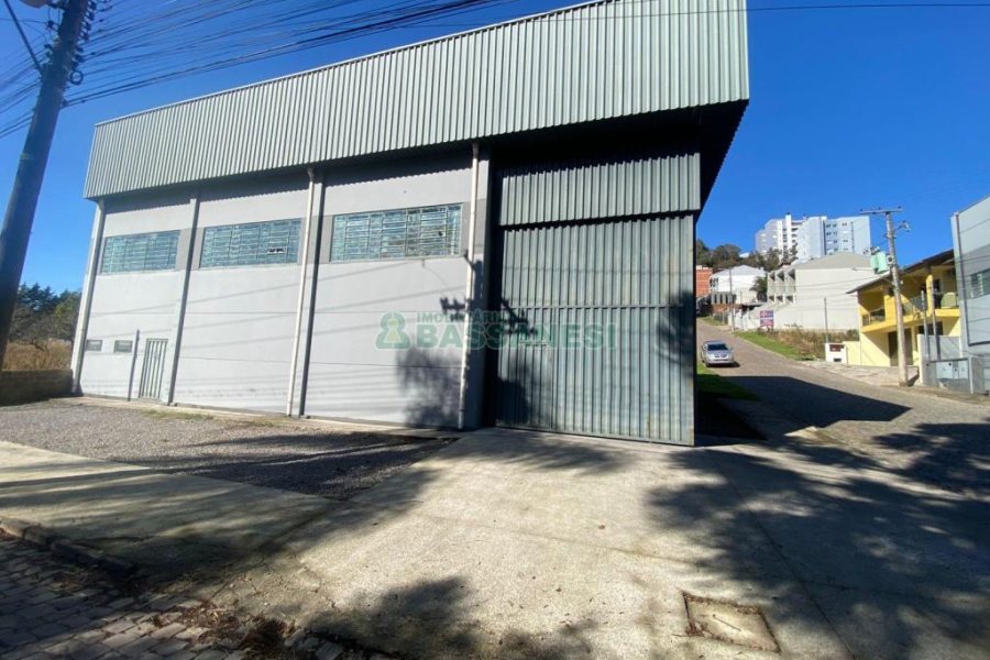 Pavilhão com 747m², no bairro Santa Lúcia em Caxias do Sul para Alugar