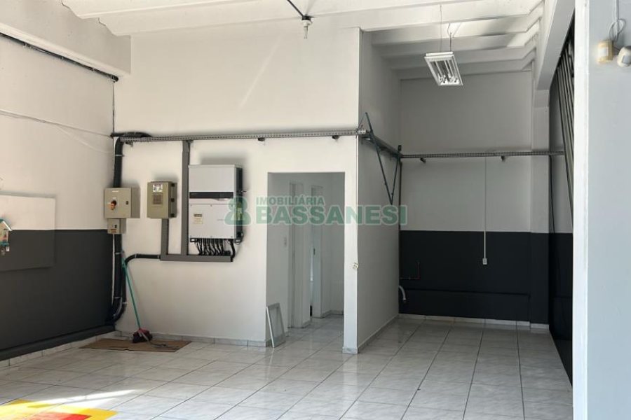 Pavilhão com 747m², no bairro Santa Lúcia em Caxias do Sul para Alugar