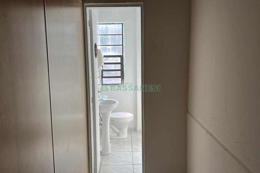 Pavilhão com 747m², no bairro Santa Lúcia em Caxias do Sul para Alugar