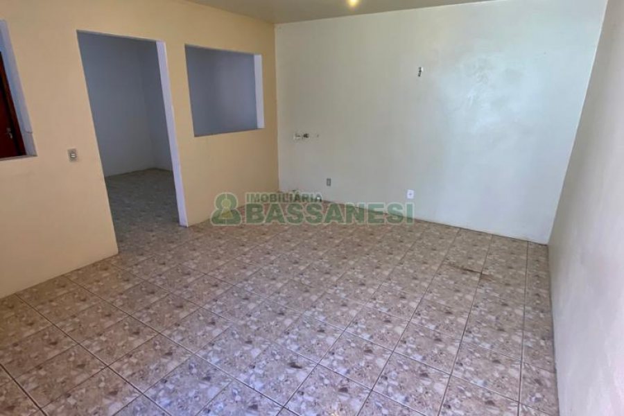 Casa com 136m², 6 dormitórios, 2 vagas, no bairro Santa Lúcia em Caxias do Sul para Comprar