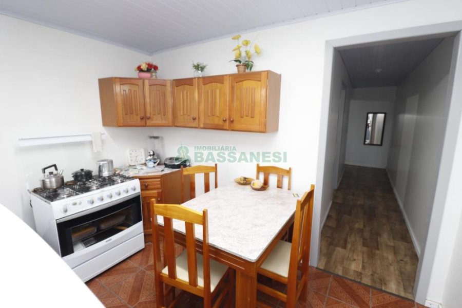 Apartamento com 81m², 2 dormitórios, 1 vaga, no bairro Salgado Filho em Caxias do Sul para Comprar