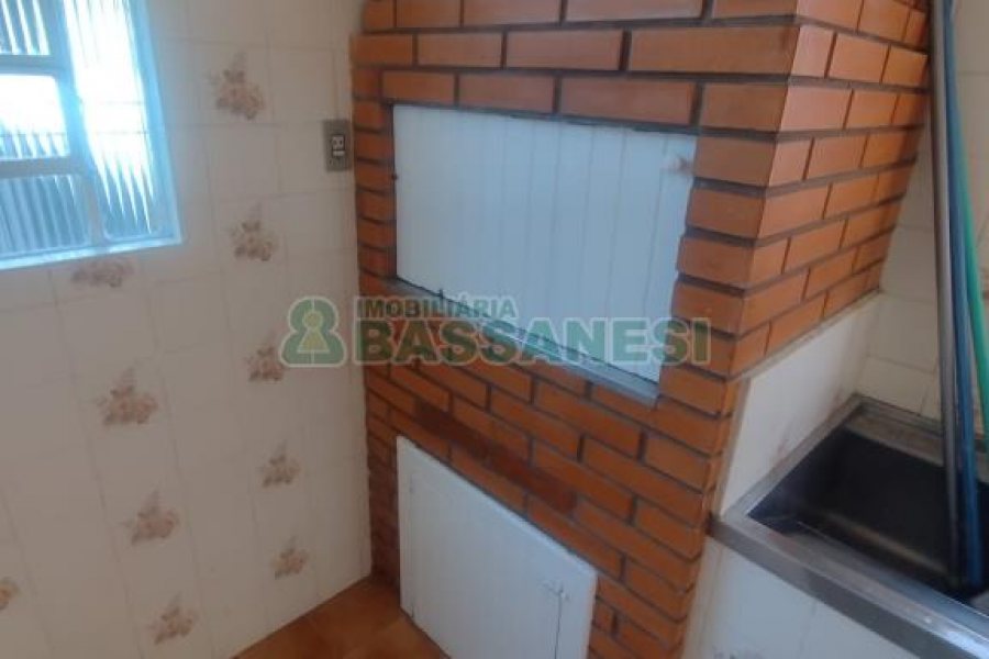 Casa com 240m², 3 dormitórios, 1 vaga, no bairro Rio Branco em Caxias do Sul para Comprar