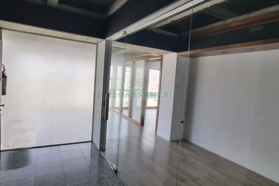 Sala com 180m², no bairro Centro em Caxias do Sul para Alugar