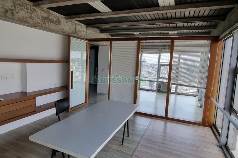 Sala com 180m², no bairro Centro em Caxias do Sul para Alugar