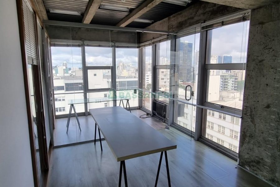 Sala com 180m², no bairro Centro em Caxias do Sul para Alugar