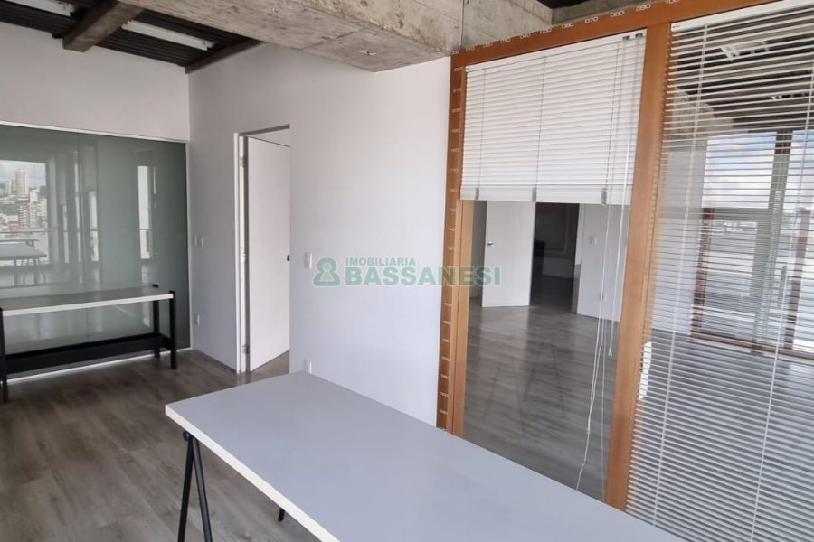 Sala com 180m², no bairro Centro em Caxias do Sul para Alugar