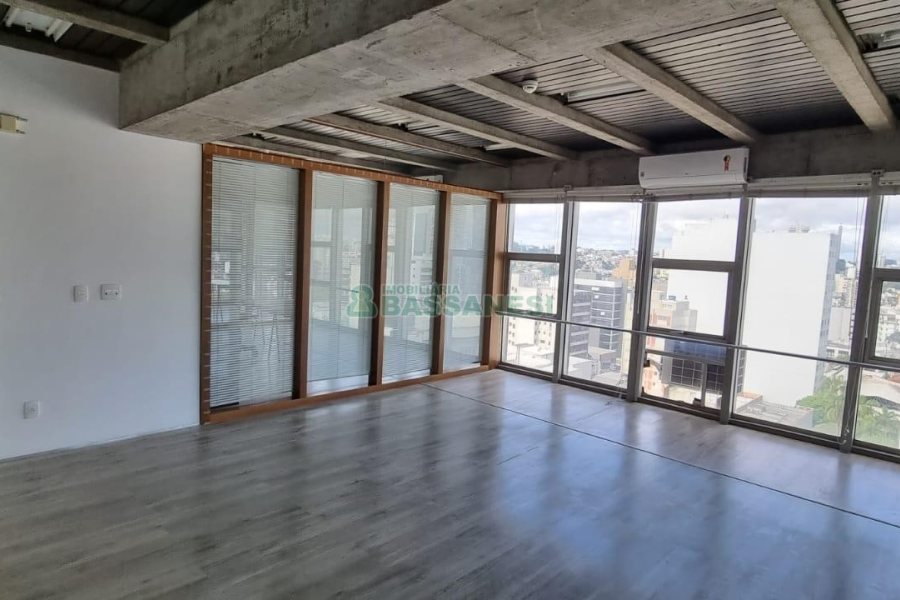 Sala com 180m², no bairro Centro em Caxias do Sul para Alugar