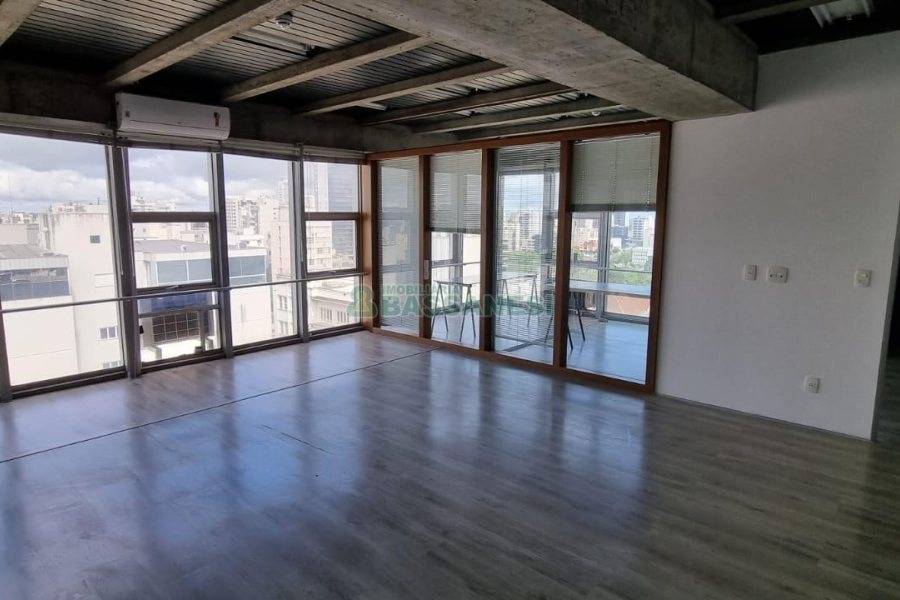 Sala com 180m², no bairro Centro em Caxias do Sul para Alugar