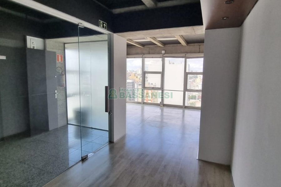 Sala com 180m², no bairro Centro em Caxias do Sul para Alugar