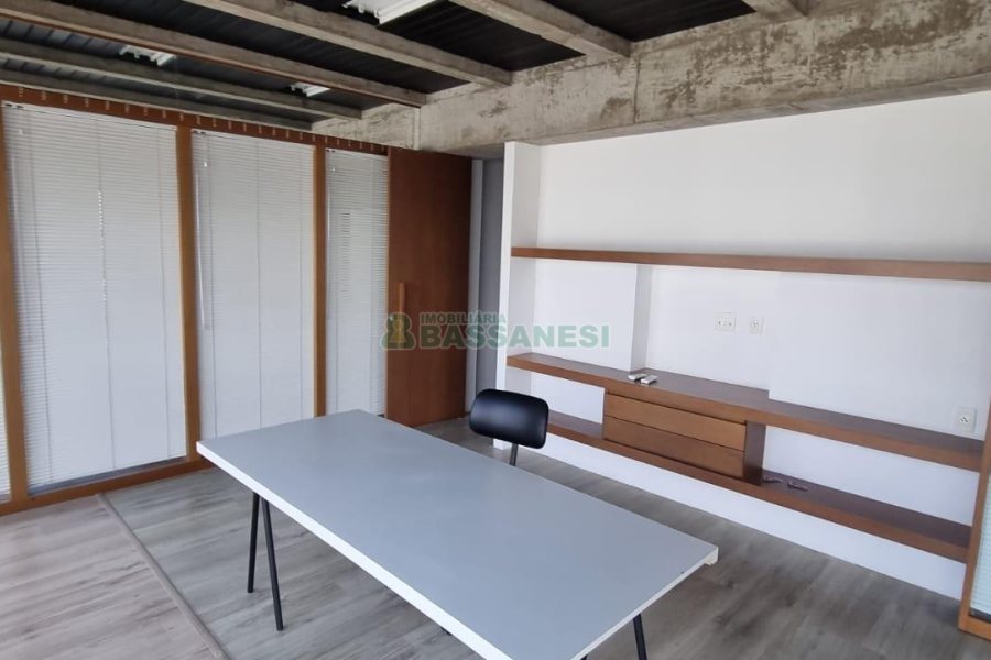 Sala com 180m², no bairro Centro em Caxias do Sul para Alugar