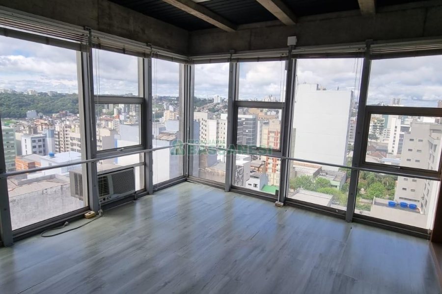 Sala com 180m², no bairro Centro em Caxias do Sul para Alugar