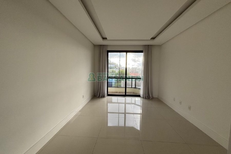 Apartamento com 230m², 3 dormitórios, 2 vagas, no bairro Santa Catarina em Caxias do Sul para Alugar