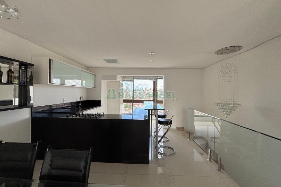 Apartamento com 230m², 3 dormitórios, 2 vagas, no bairro Santa Catarina em Caxias do Sul para Alugar