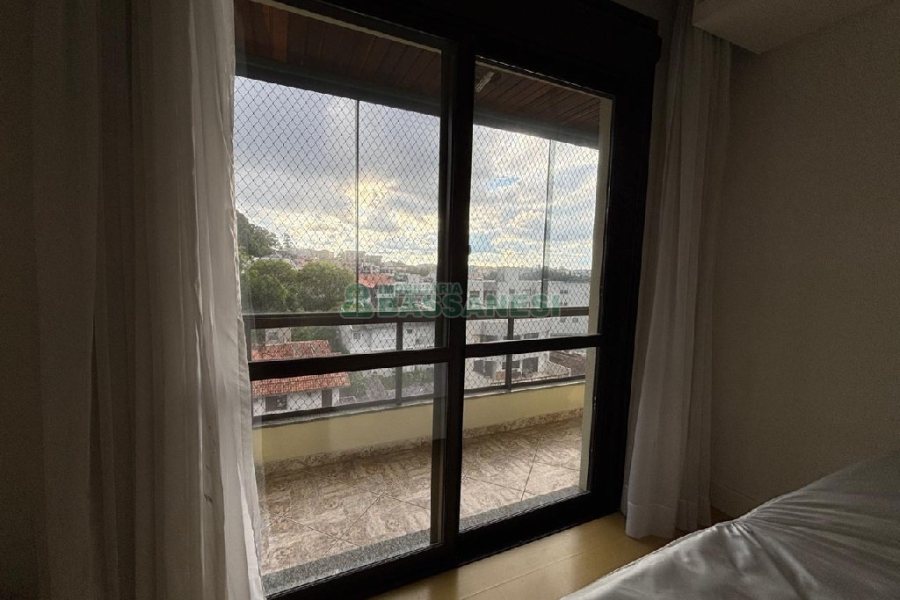 Apartamento com 230m², 3 dormitórios, 2 vagas, no bairro Santa Catarina em Caxias do Sul para Alugar