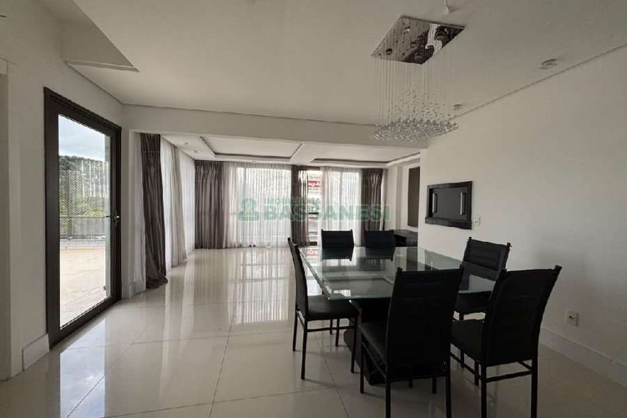 Apartamento com 230m², 3 dormitórios, 2 vagas, no bairro Santa Catarina em Caxias do Sul para Alugar