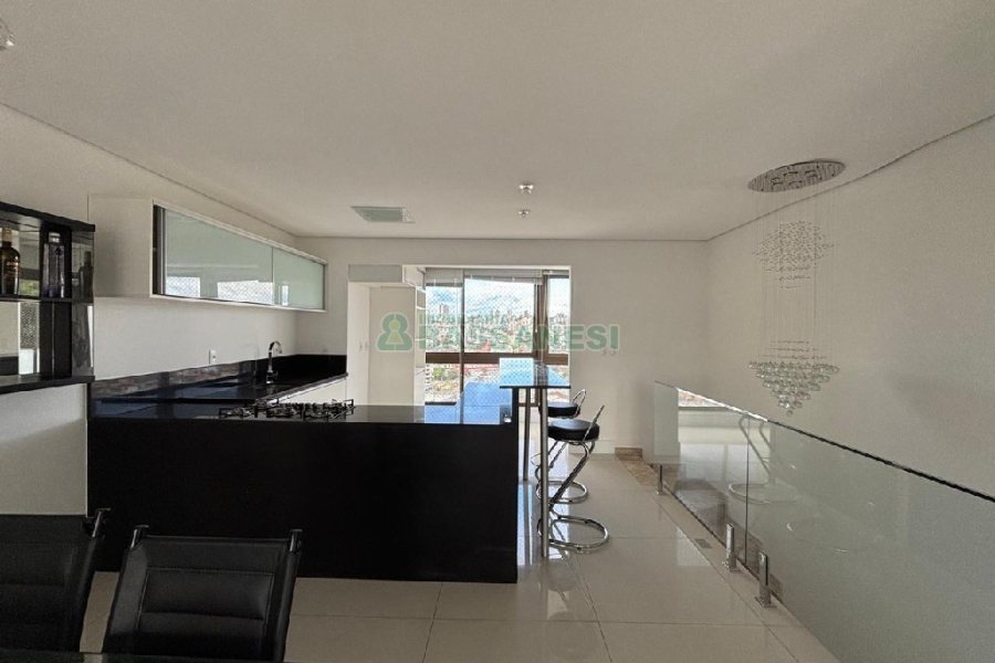 Apartamento com 230m², 3 dormitórios, 2 vagas, no bairro Santa Catarina em Caxias do Sul para Alugar